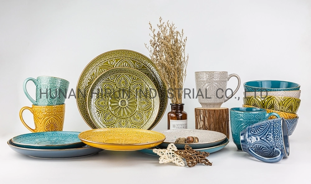 Hot Sale Floral Embossed Solid Color Ceramic Dinnerware with Metallic Color Rim